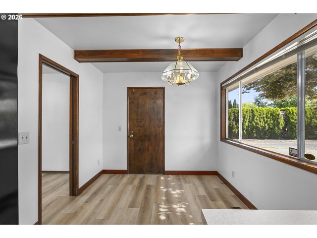 1707 Se BROOKWOOD Ave, Hillsboro, OR 97123