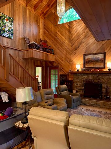 180 Greasy Creek Road, West Liberty, KY 41472