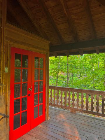 180 Greasy Creek Road, West Liberty, KY 41472