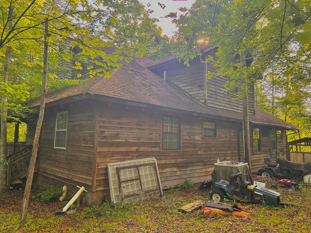 180 Greasy Creek Road, West Liberty, KY 41472