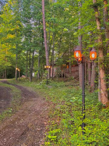 180 Greasy Creek Road, West Liberty, KY 41472