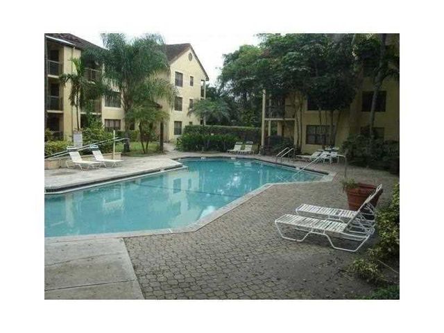 4261 W Mcnab Road 32, Pompano Beach, FL 33069