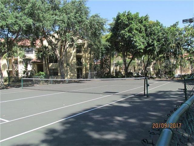4261 W Mcnab Road 32, Pompano Beach, FL 33069