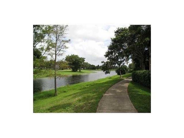 4261 W Mcnab Road 32, Pompano Beach, FL 33069