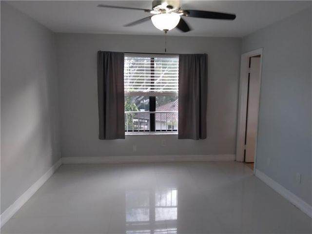 4261 W Mcnab Road 32, Pompano Beach, FL 33069