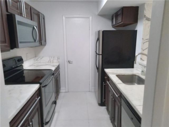 4261 W Mcnab Road 32, Pompano Beach, FL 33069