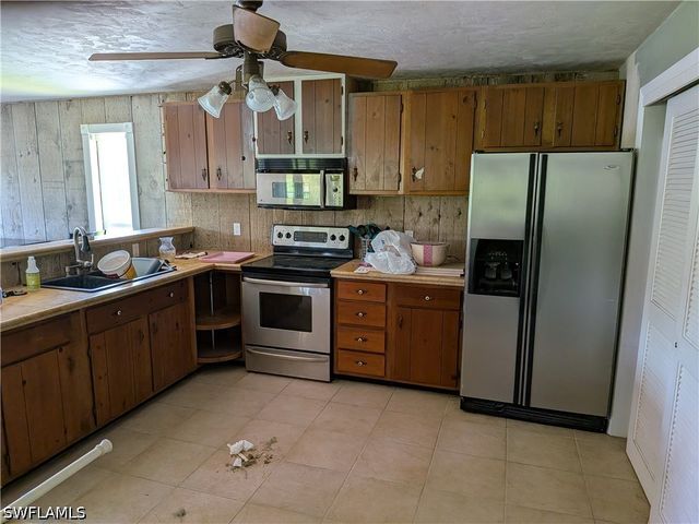 17191 Frank RD, Alva, FL 33920