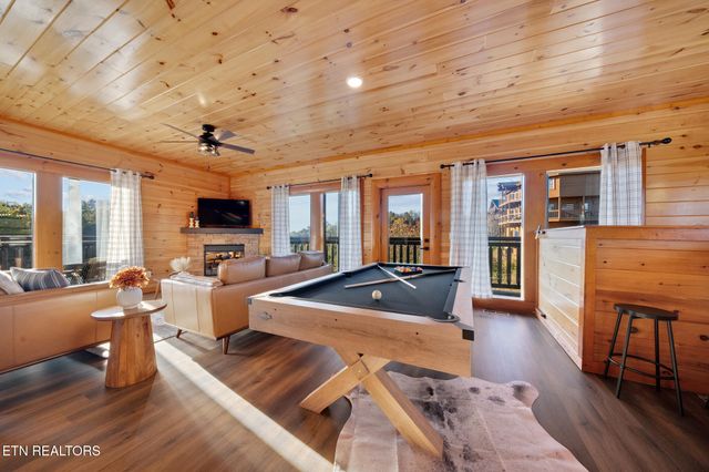 2081 Kerr Rd, Sevierville, TN 37876