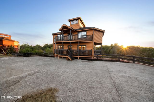 2081 Kerr Rd, Sevierville, TN 37876