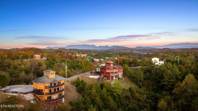 2081 Kerr Rd, Sevierville, TN 37876