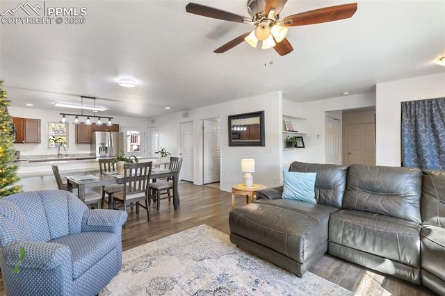 850 Forest Edge Road, Woodland Park, CO 80863