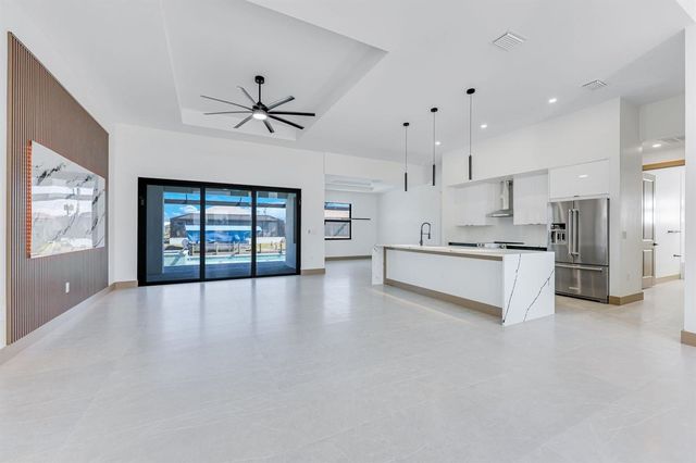 1925 NW 34th Place, Cape Coral, FL 33993