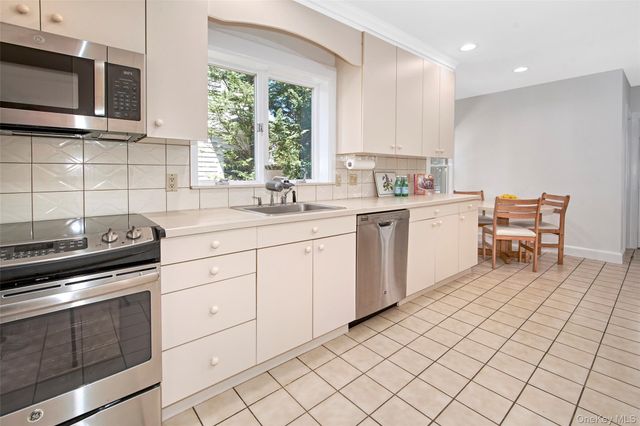 42 Oakwood Avenue, Rye, NY 10580