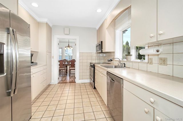 42 Oakwood Avenue, Rye, NY 10580