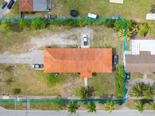 1895 NW 175th St, Miami Gardens, FL 33056