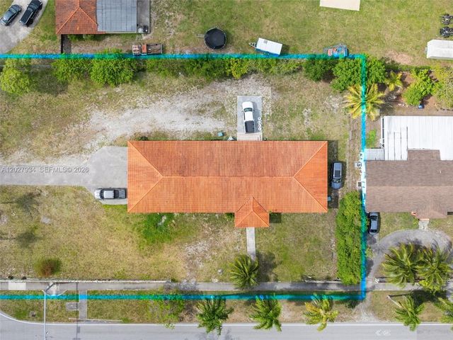 1895 NW 175th St, Miami Gardens, FL 33056