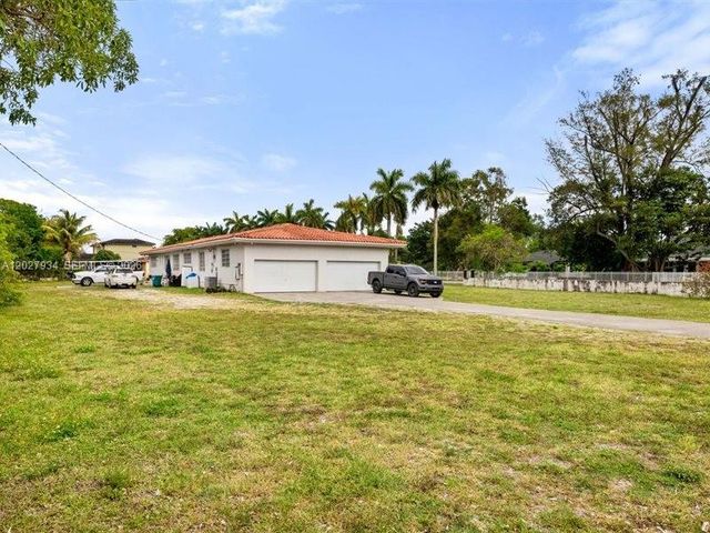 1895 NW 175th St, Miami Gardens, FL 33056