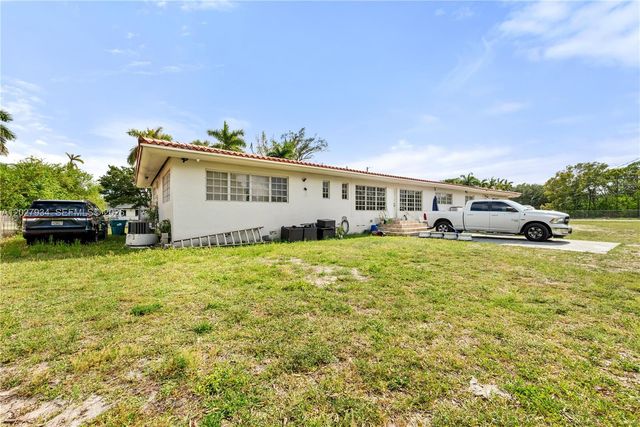 1895 NW 175th St, Miami Gardens, FL 33056