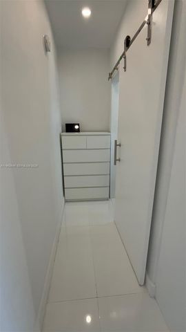 8000 SW 19th St, Miami, FL 33155