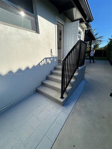 8000 SW 19th St, Miami, FL 33155