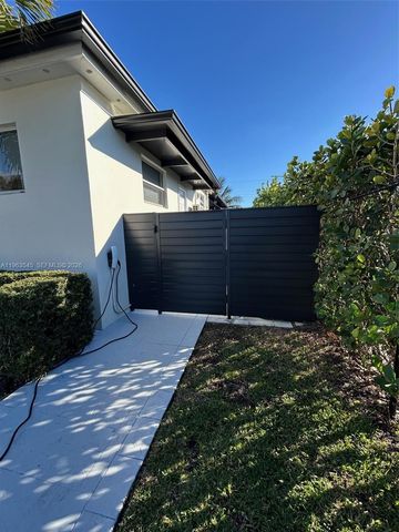 8000 SW 19th St, Miami, FL 33155