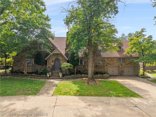 1720 Albert Pike, Fort Smith, AR 72903
