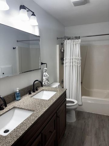 1102-1104 Sausalito Drive, Waunakee, WI 53597