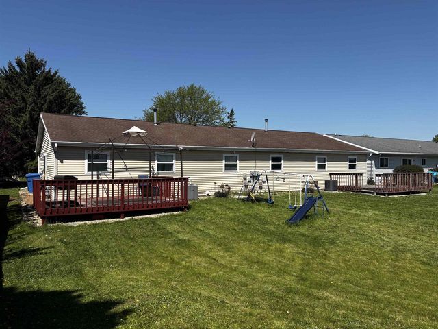 1102-1104 Sausalito Drive, Waunakee, WI 53597