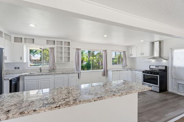 641 E Scott Avenue, Fresno, CA 93710