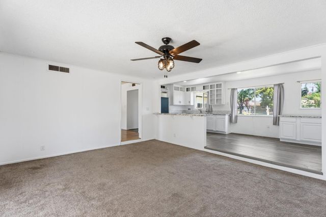 641 E Scott Avenue, Fresno, CA 93710