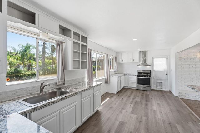 641 E Scott Avenue, Fresno, CA 93710