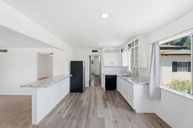 641 E Scott Avenue, Fresno, CA 93710