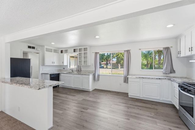 641 E Scott Avenue, Fresno, CA 93710