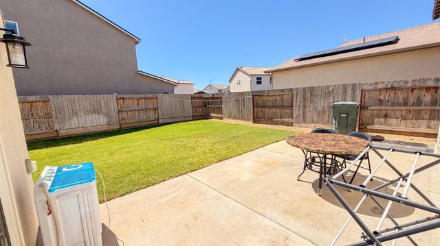6125 W Donner Avenue, Fresno, CA 93723