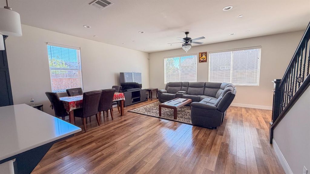 Image 11 of property listing at 6125 W Donner Avenue, Fresno, CA 93723