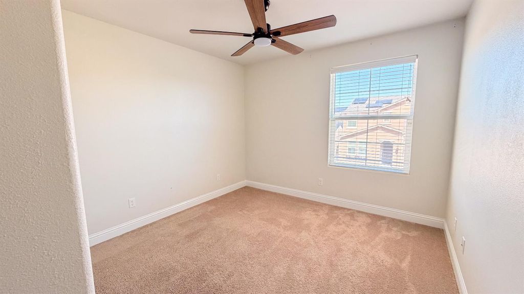 Image 24 of property listing at 6125 W Donner Avenue, Fresno, CA 93723