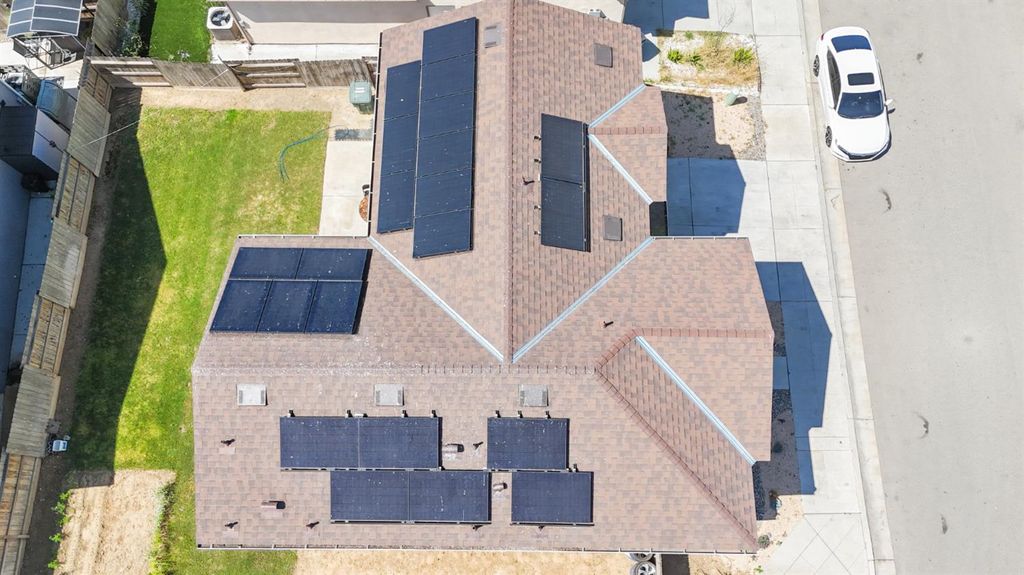 Image 4 of property listing at 6125 W Donner Avenue, Fresno, CA 93723