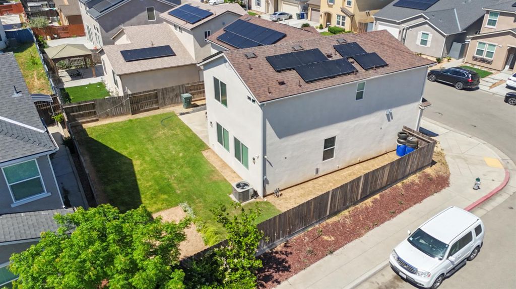 Image 5 of property listing at 6125 W Donner Avenue, Fresno, CA 93723