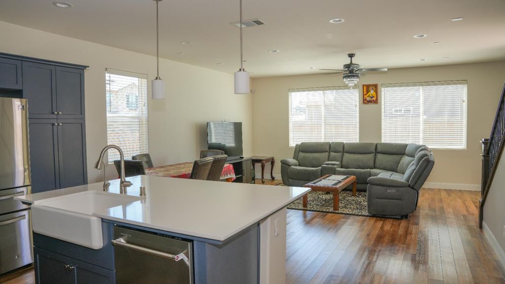 Image 7 of property listing at 6125 W Donner Avenue, Fresno, CA 93723