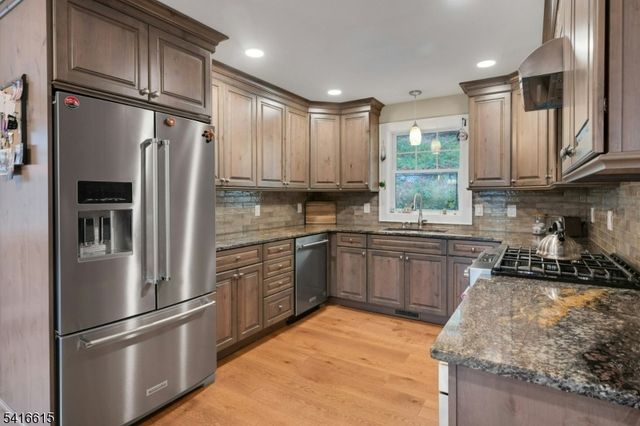 15 Hardman Ter, Denville Twp., NJ 07834