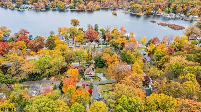 15 Hardman Ter, Denville Twp., NJ 07834