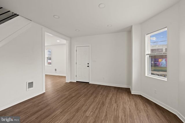 1001-3 ARROTT ST, Philadelphia, PA 19124