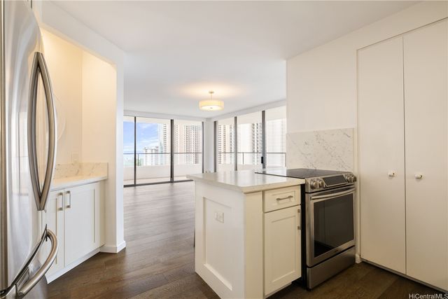 1910 Ala Moana Boulevard 19A, Honolulu, HI 96815