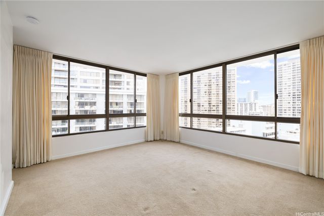 1910 Ala Moana Boulevard 19A, Honolulu, HI 96815