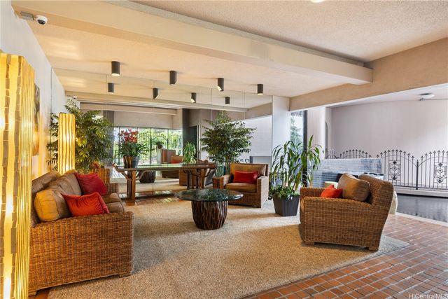 1910 Ala Moana Boulevard 19A, Honolulu, HI 96815