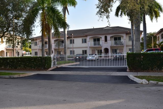 2010 Taylor Street 7b, Hollywood, FL 33020