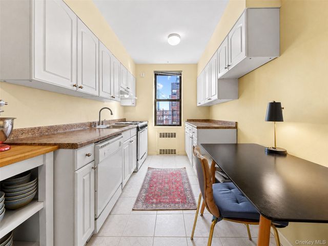 302 96th Street 4G, Brooklyn, NY 11209