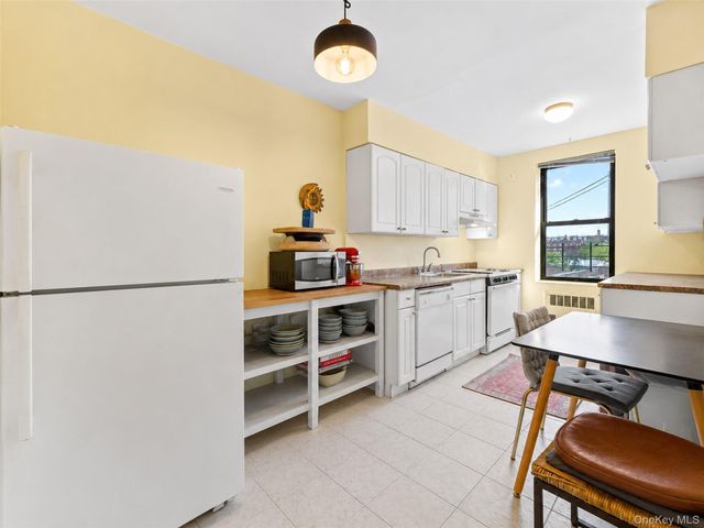 302 96th Street 4G, Brooklyn, NY 11209