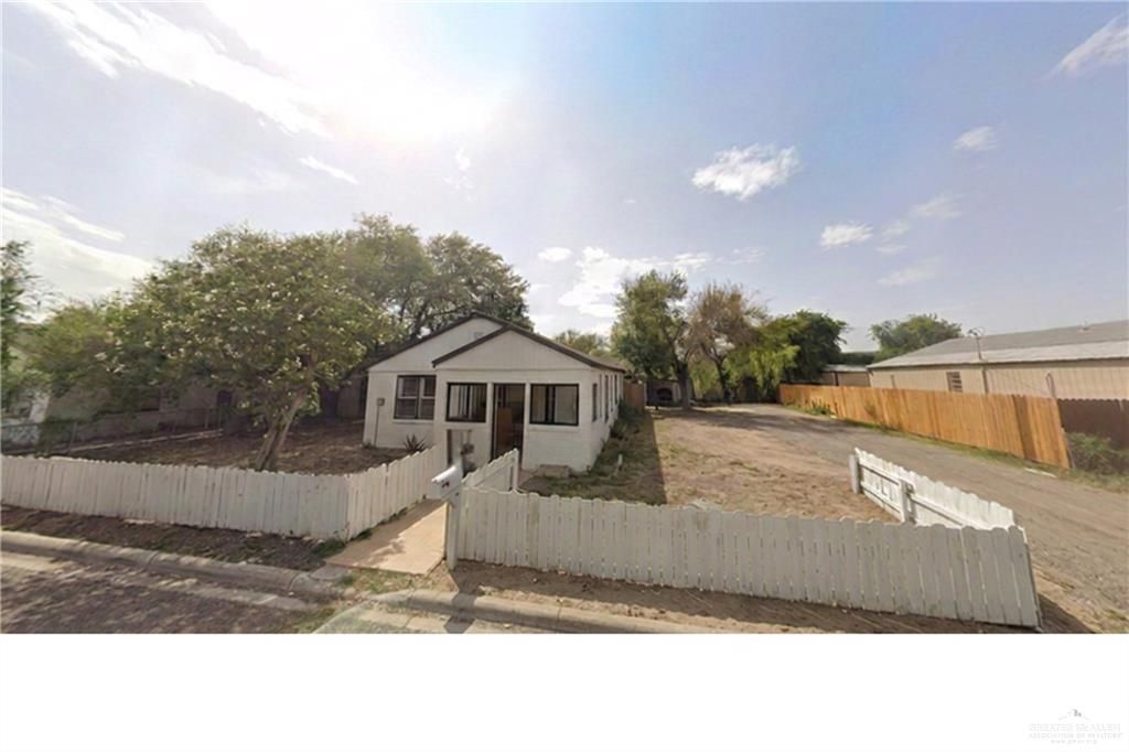 108 S Esperanza Street, Pharr, TX 78577