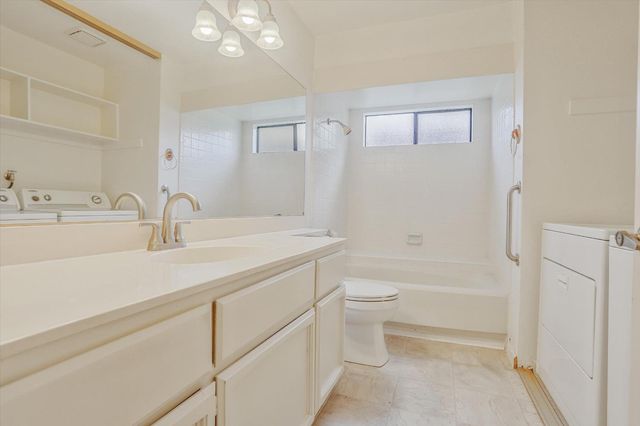 2240 University Ave, Sacramento, CA 95825